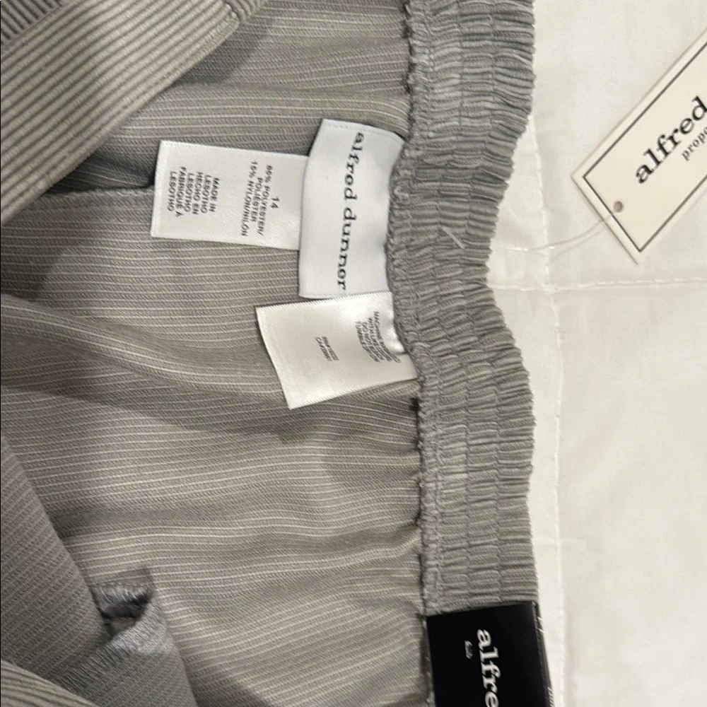 Women’s corduroy pants 2 pair Sz 14 Proportioned  Short NWT - Picture 6 of 7